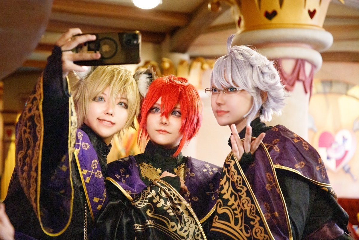 ※ twst / cos 

【  sᴇʟғɪᴇ  🤳🏻✨ 】

🌹 :  <a href="/hrh_sbxx/">ひろはｻﾝ</a>
🐆 :  <a href="/reito_rre/">黎人</a> 
🐙 :  <a href="/semo_____kws/">河瀬モ</a>

photo : <a href="/kt____1a/">ア キ .</a>

#Dハロ #Dハロ仮装2023