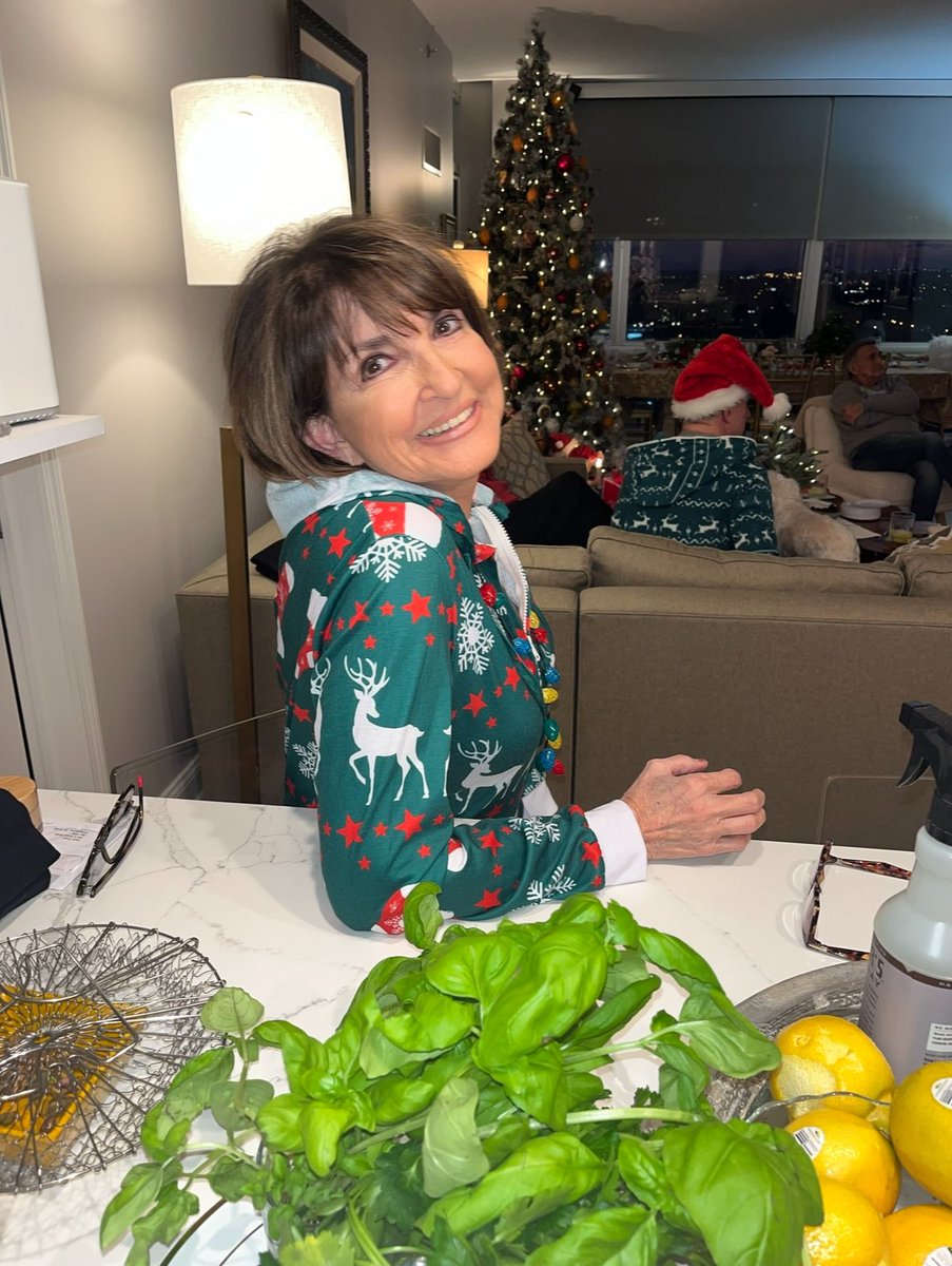 NinaTinari's tweet photo. Happy Birthday, Mom! #youonlygetone 🫶
What will our Christmas theme be this year? https://t.co/w89xjYjGSL