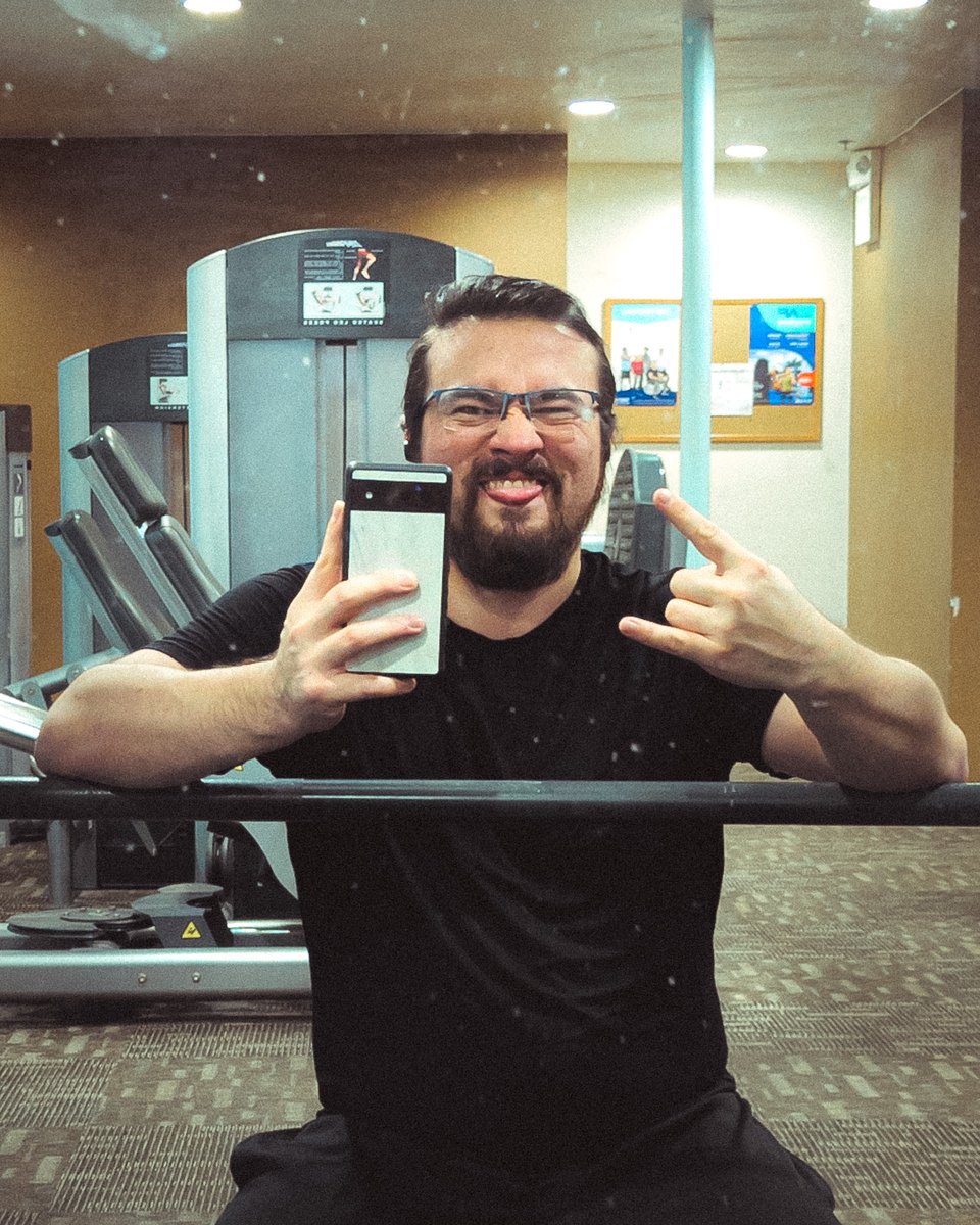 corminus's tweet photo. Got back late but not gonna let that stop me from hitting the gym. Got some @TERMINAofficial to keep me going \m/ What's on your workout playlist? https://t.co/fHetYsO6JS