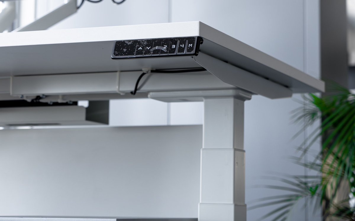 Up_&_Desk tweet media