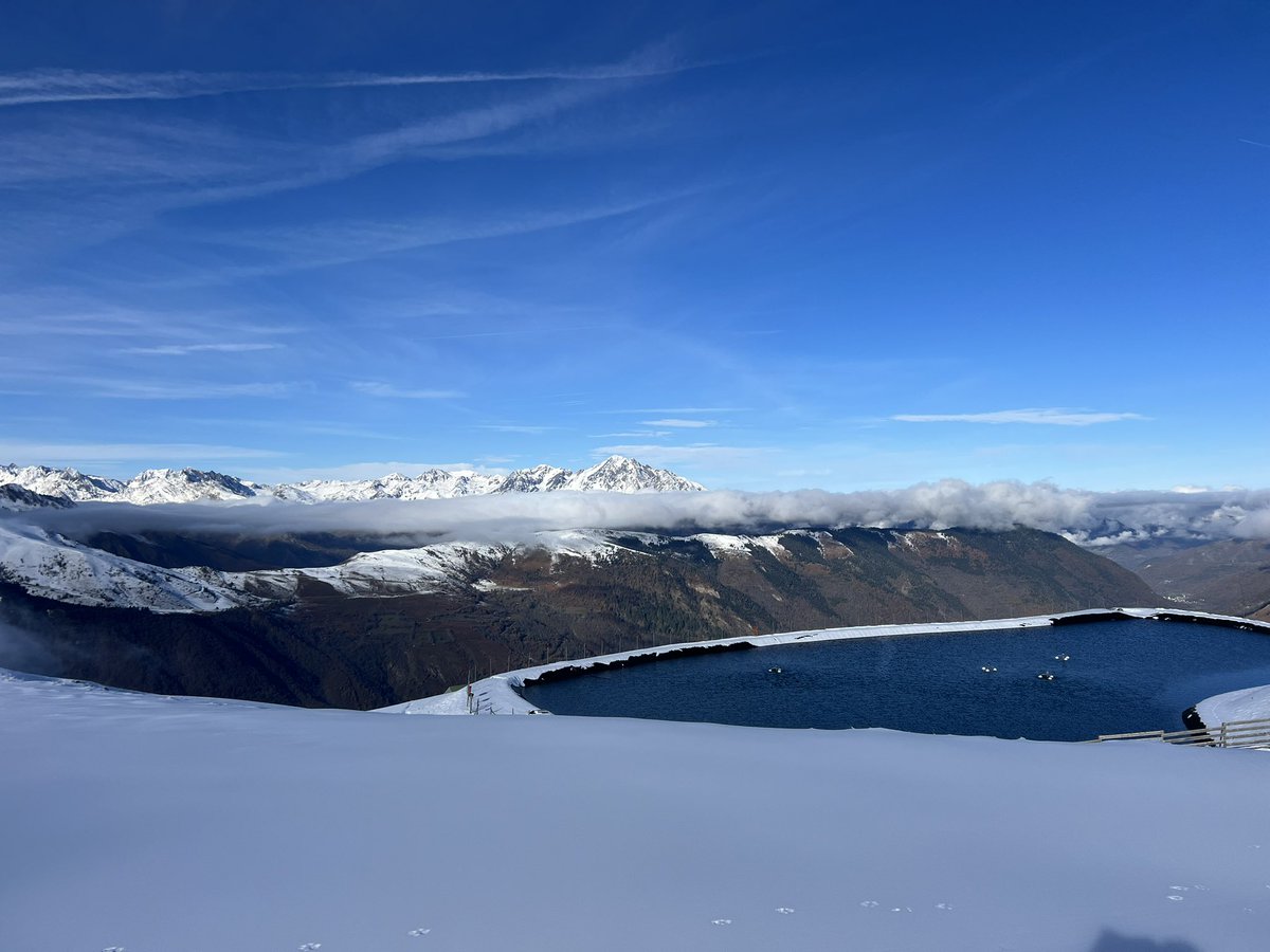 corinne_crabe's tweet photo. Pour une première de la saison, elle était bonne ❄️ poudreuse au sommet, très beau temps en #aurelouron @Peyragudes @Meteo_Pyrenees #skiderando #pyrenees #premieresneiges https://t.co/C95slGiwFv