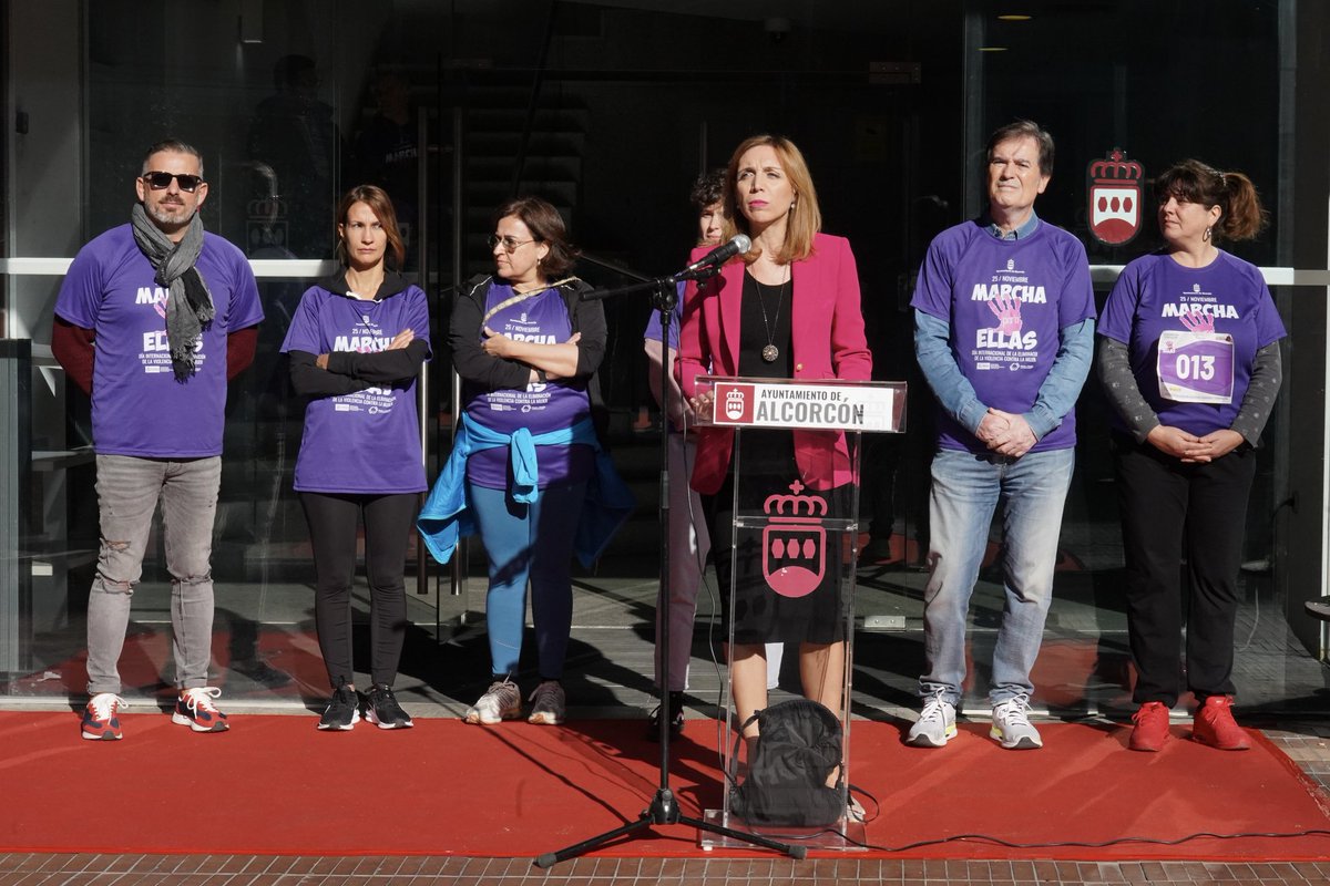 💜Junto a las vecinas y vecinos de #Alcorcón, en la  #MarchaParaEllas unidas y unidos en el firme compromiso de erradicar la violencia machista

👉Las políticas feministas seguirán en el centro de las acciones de gobierno

♀️ Vivas, libres y seguras

#NoEsInevitable  #25N