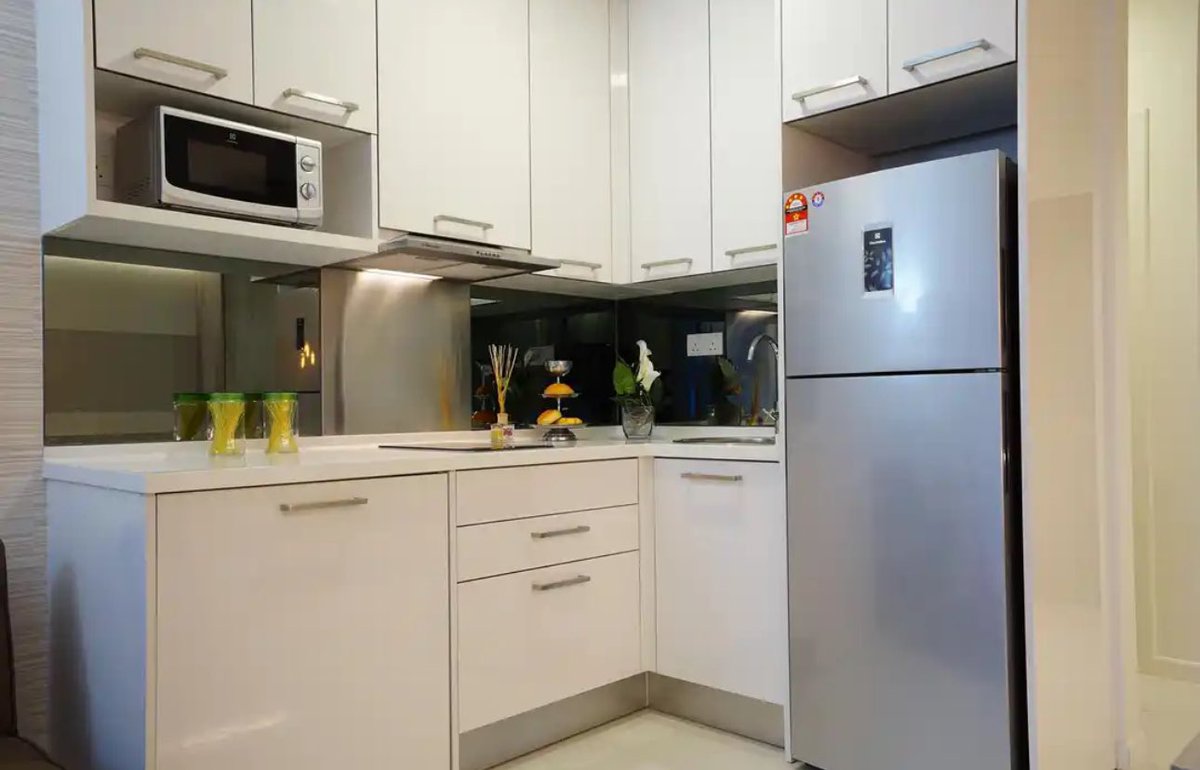 6. Summer Suites trv.lk/JBxe3YyE

Ini juga apartemen ya, cocok kalau mau trip ramean. Dan percaya gak sih harganya start from 300rban? 😭 Lokasinya deket MRT dan KLCC yaa.