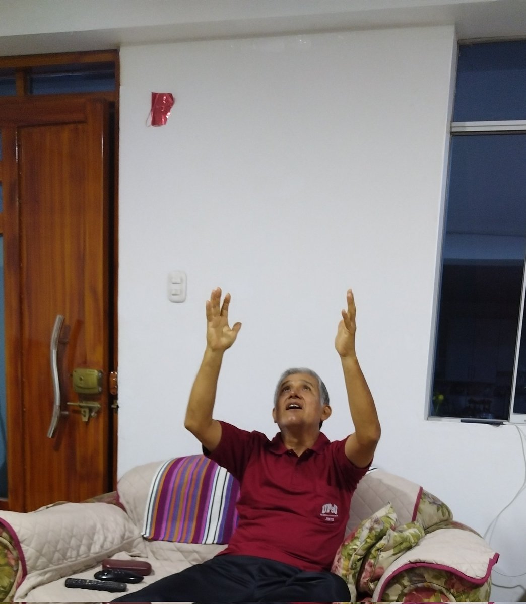 enehg_g's tweet photo. #RxsP Jehová reina sobre el mundo y pronto vendrá su juicio. 2 Jehová será exaltado, vendran a Él pueblos, enseñará, juzgará. La soberbia humana será humillada, solo Jehová sea exhaltado aquel día y se levantara para castigar la tierra. 🙏. Ayúdanos Dios obedecer tu Palabra 🙏🙏 https://t.co/bKOfsuKHHD
