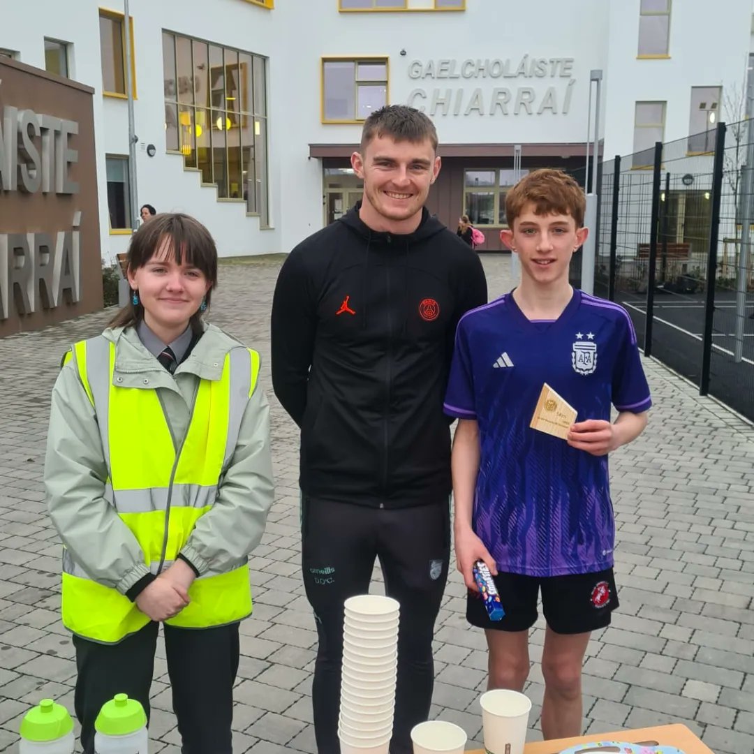 Bhí ár gcéad rás 5KM ar son 'Seachtain um Aer Glan' ar an Aoine. Our 5km race was a huge success on Friday, Overall winner Jack Ó Coileáin, overall 2nd Billy Ó Neachtain. Senior boys Peter Ó Dhughaill, Senior Girls Paige Ní Dhruraigh, and Junior Girls- Ella de Bháilis.