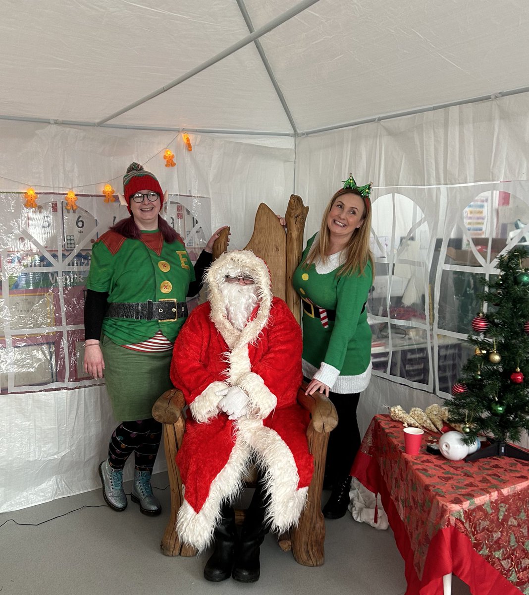 A HUGE thank you to everyone who helped make our Friends of Loanhead Parent Council Christmas Fayre a happy and busy occasion. We even had a visit from the big man himself (Santa!).