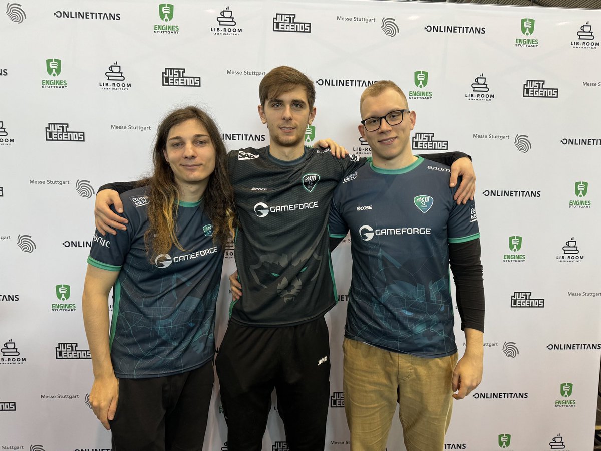 engines_stgt's tweet photo. @kitscesports 
KITSC 💚🖤
@PadS_RL 
@Percy17RL 
@LorisRaptor https://t.co/lJhvc9Sa7y
