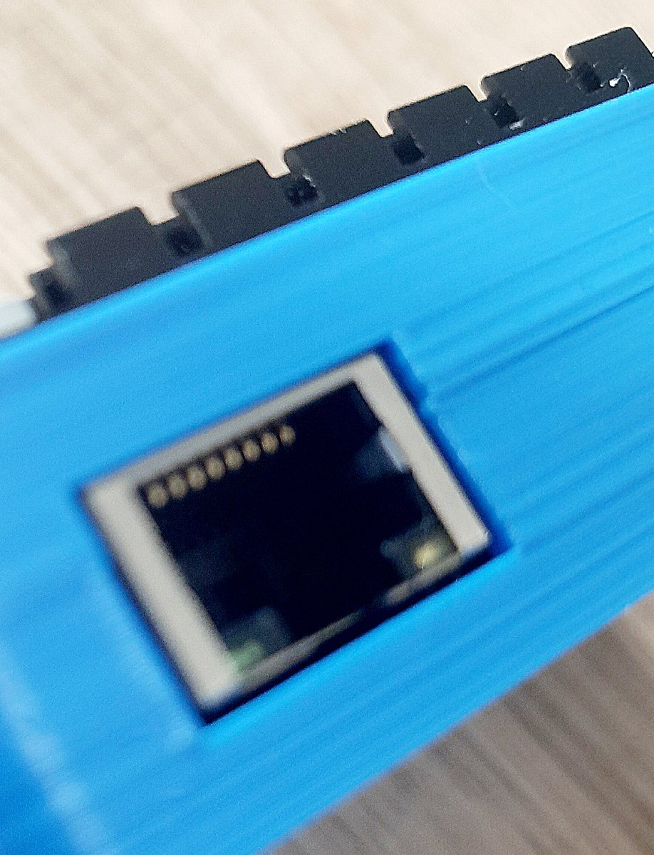 RISCOSbits's tweet image. For those of you coming to the show...

Behold! A blurry sneak-peak of the blue beauty of a beminiatured behemoth!

#NotARealWord

#RISC_OS
#MUGShow
#DirectoryBlue
#IfYouKnowYouKnow
