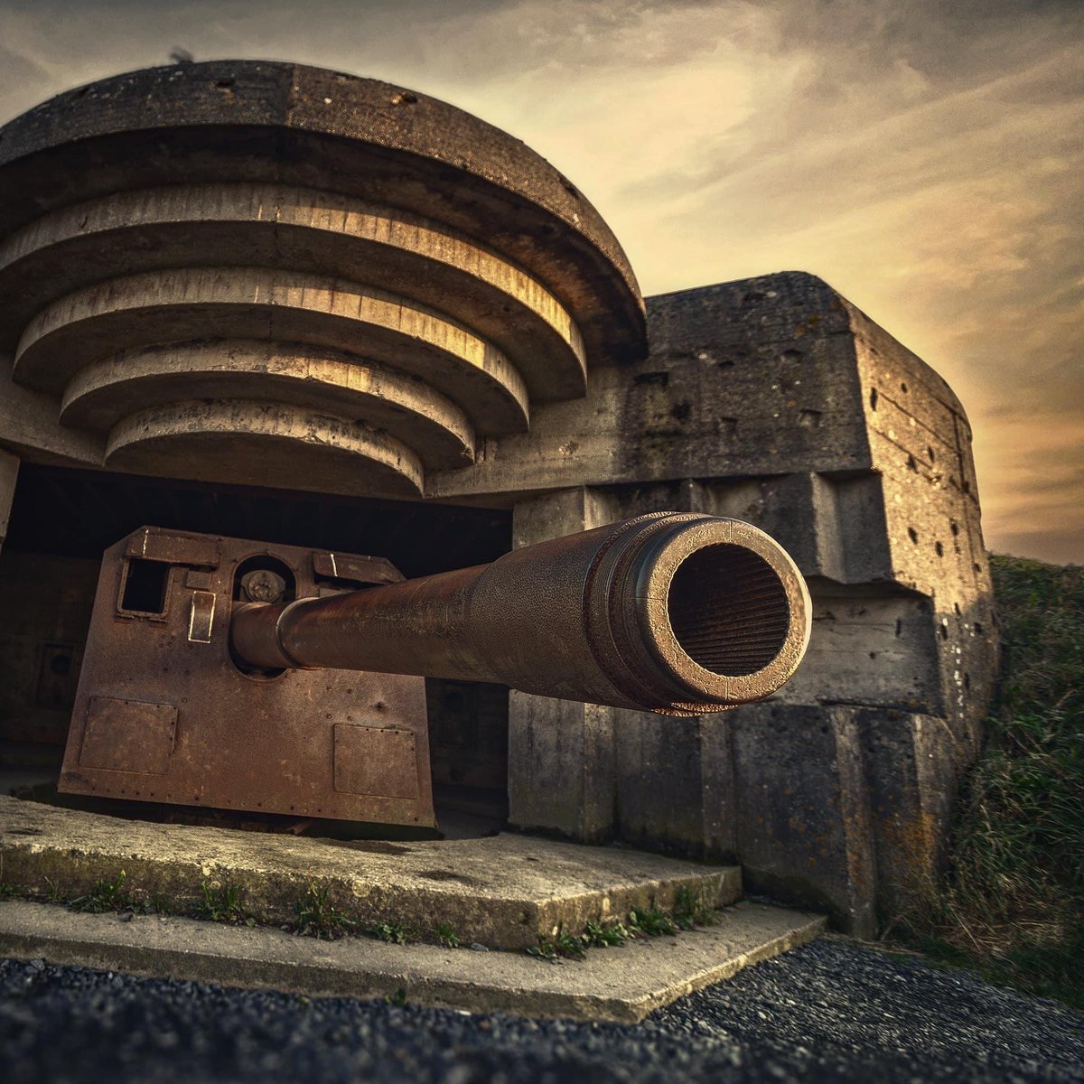 Big guns part of the Atlantic wall, located in Normandy, France. #veterans #patriot #POW #MIA #KIA @RealDeanCain @GarySinise @Dakota_Meyer 🇺🇸🇺🇸🇺🇸