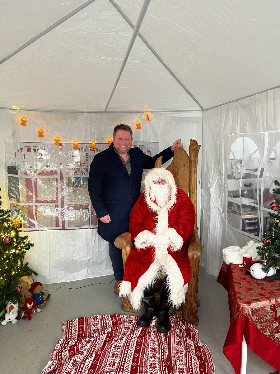 <a href="/LoanheadPS_EAC/">Loanhead Primary & ECC</a> Thanks to all involved. Was great to see Santa himself manage along 🎅