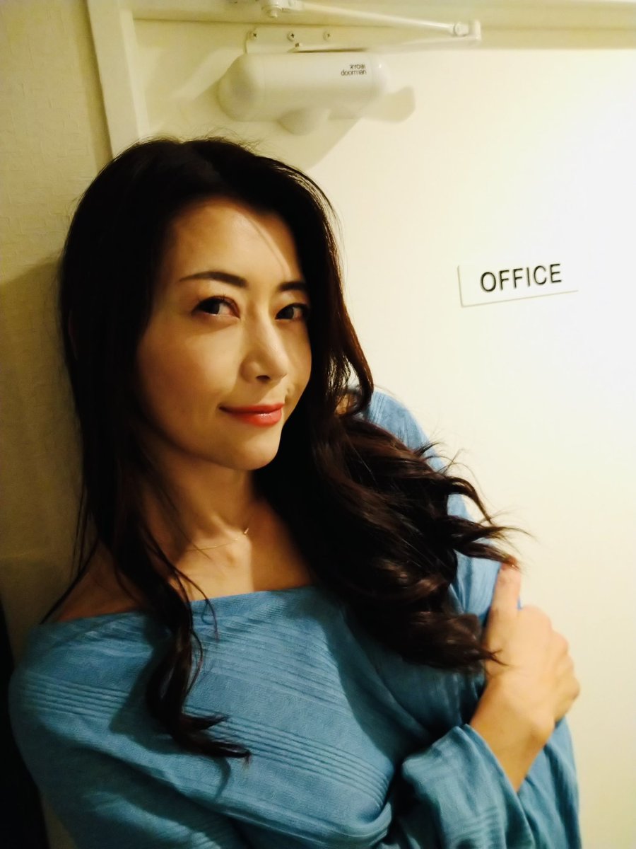 名古屋フェニックス個撮、オフ会にご参加下さった皆様ありがとうございました^_^
撮影会前にファンと公園ポートレイト撮影📷ランチにラーメンいただきました🍜
オフ会後はイルミネーション撮影、ありがとうございました✨
来月も第4土曜に♪
オフ会に空きがあるので、先行予約は名古屋フェニックス迄♡ https://t.co/N0hiNYrVvf