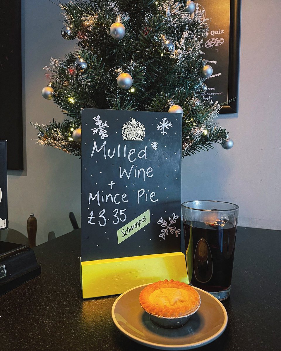 CostellosBarAlt's tweet photo. A big weekend is ahead with Altrincham Christmas lights turning on tonight, paving the way for the start of our festive celebrations 🎄! 

We’re looking forward to a very Merry Christmas at Costellos 🎅 ! https://t.co/YYcLLoncTb