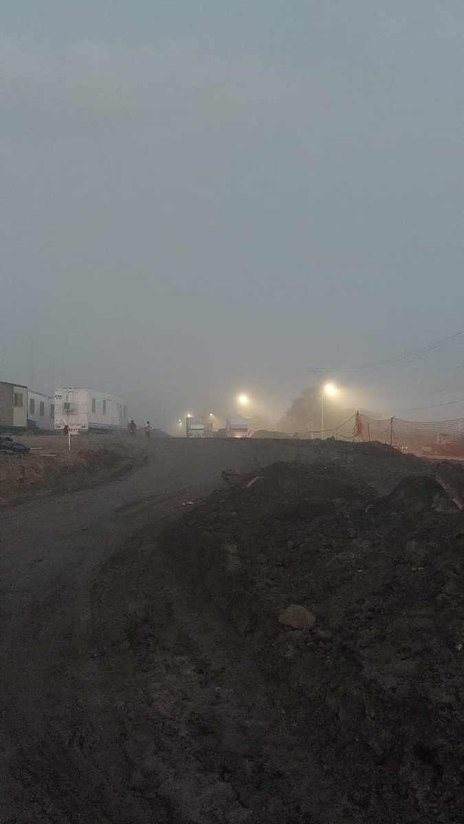 Monkd32's tweet photo. @alertux la entrada a calle a Mariona está bloqueada por la construcción que está en curso, adelante de Valle Dulce

Se requiere el apoyo de las autoridades para regular está calle "provisional" y agilizar el bloqueo que han hecho de la calle https://t.co/SgHjMaPmuM