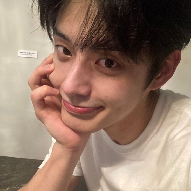hhinya's tweet photo. See you again later, everyone!

Kean is signing out. https://t.co/EIxugNPdMj