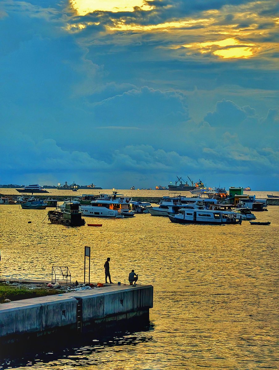 Pier Fishing @ Sunset 
1. Huawei P60 Pro
2. Google Pixel 8 Pro

#Maldives #visitMaldives #sunset #sunrise #goldenhour #island #photography #travel #Google #Huawei #TeamPixel #CapturedOnHuawei #Pixel8Pro #TravelWithHUAWEIP60Pro