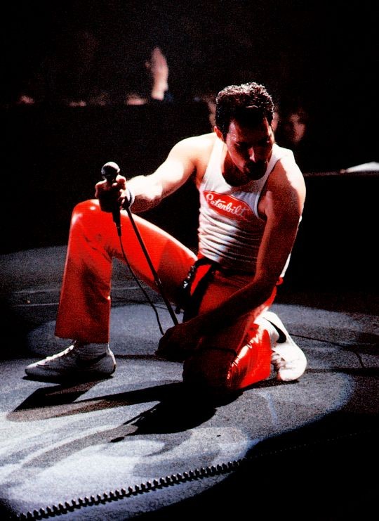 Farrokh_Mercury's tweet photo. #SaturdayRock: KNOWS YOU ❓️
Freddie's personally best @QueenWillRock album of all Times was the 1980 Studio album "The Game" 🎲 The album was connected by an World Tour with 70 Concerts from June 30 - December 18, 1980. 👑
©️ Mercury Productions Ltd https://t.co/f1Drq20EaB