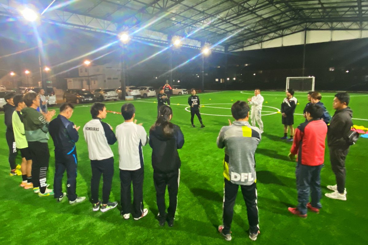 sakono9's tweet photo. 2023.11.25
松阪ハウジングセンター全店オープン。
ヴェルデラッソスポーツフィールド。
ヴェルデラッソに決めた要因のひとつ。

チームを移り約2ヶ月。
短い期間で300人近くの方との出会い。

自分らしく。一つ一つ。
一人一人との出会いを大切に。
後悔のないよう置かれた場所で。
一日一日大切に。 https://t.co/Ee2A16WsXY