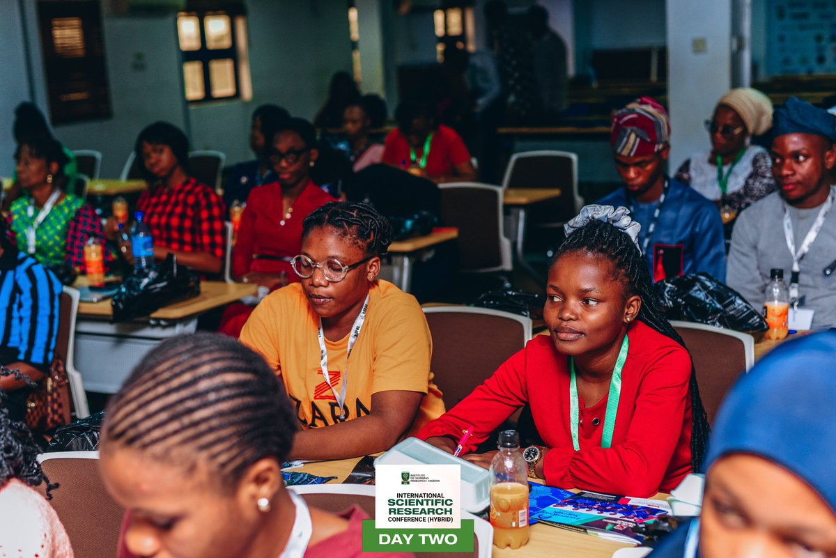 becca4_Christ's tweet photo. Who said I'm not a serious student again?๐๐๐๐
Can't you see how focussed I was๐ฅน๐ฅน๐ฅน๐ฅน
#INR
#academicsummit
#INRNIGERIA
#CONFERENCE "23 https://t.co/IAp2vF4i49