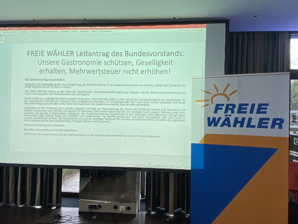 Es ist ja putzig, wie sich CSU an FREIEN WÄHLERN abarbeitet und uns vorwirft, dass FREIE WÄHLER im Gegensatz zur ihnen Bundespartei sind. Ja, Gottseidank! Wir brauchen vernünftige Politik in ganz Deutschland! Unsere Europaliste Spitzenkandidatin Landesbäuerin Christine Singer