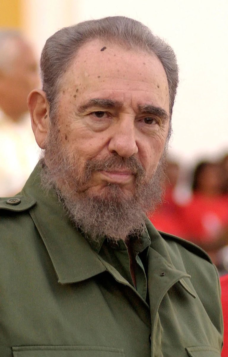Tal día como hoy, hace 7 años, Fidel Castro hizo la mayor obra que podía hacer por la humanidad, ¡MORIRSE! ¿Estás de acuerdo en que Fidel Castro era un tirano comunista que arruinó a Cuba? 🇨🇺