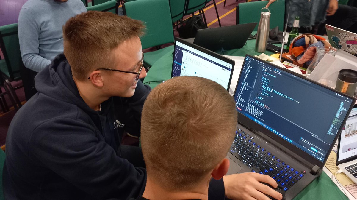 EN Creative Media and IT tweet media