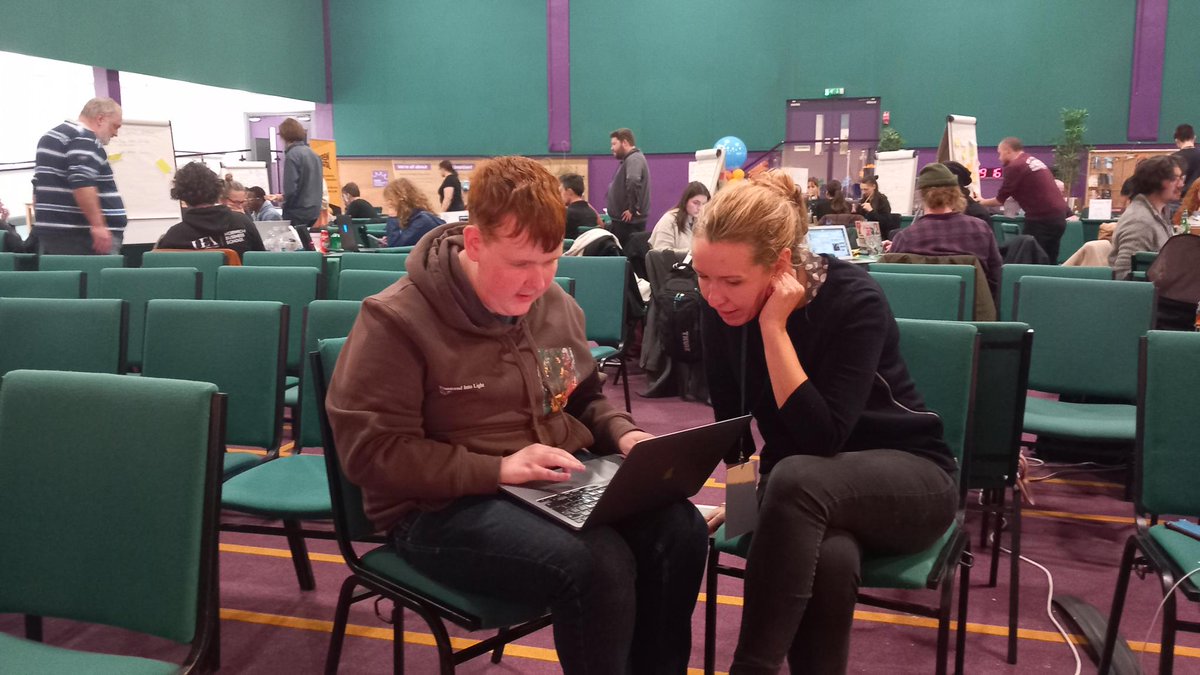 EN Creative Media and IT tweet media