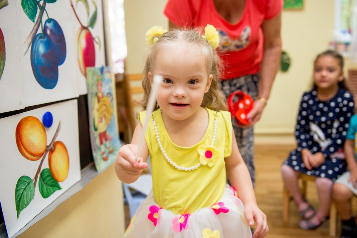 Families of military-connected children with disabilities may experience frequent separation from family &amp; support networks &amp; disruptions in the continuity of early intervention &amp; special education services. Find ED resources that can help support: ed.gov/veterans-and-m… #NVMFM