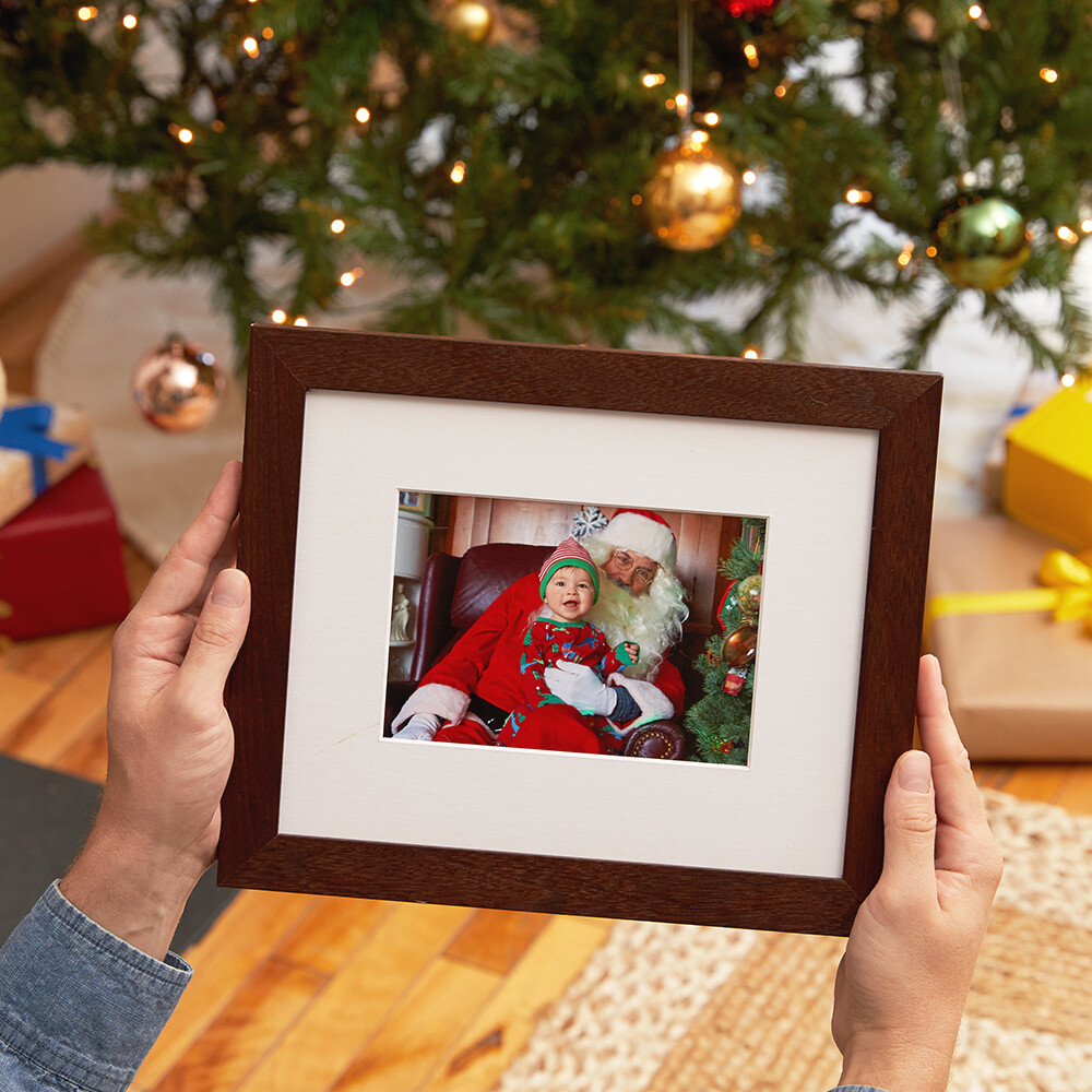 Frame the perfect gift. 🎁 Use code "JOY" and get free shipping on all orders this weekend!