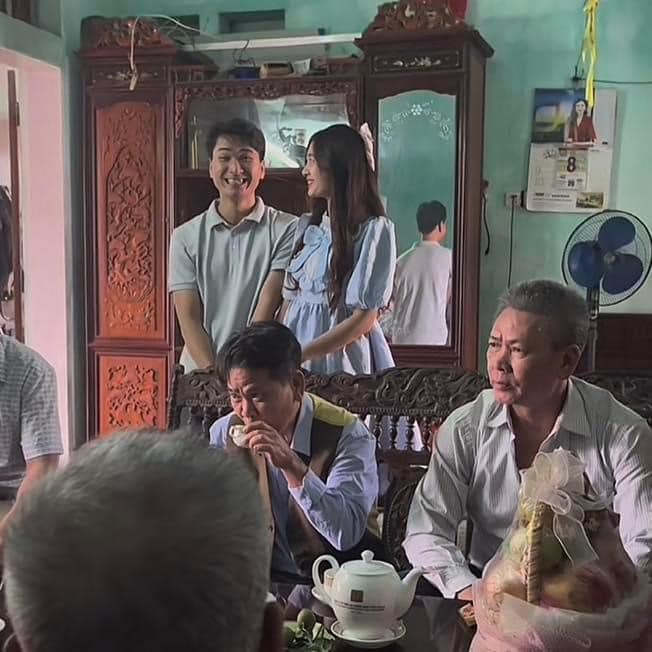 top_cmt2030's tweet photo. Góc: giải trí
Cảm xúc của “tấm chiếu mới” khi lấy được vợ 😂😂
và sau khi về chung 1 nhà 🙏🙏
anh em suy nghĩ như nào . . .
#top_cmt2030 #TopComments https://t.co/PwYtycBX0T
