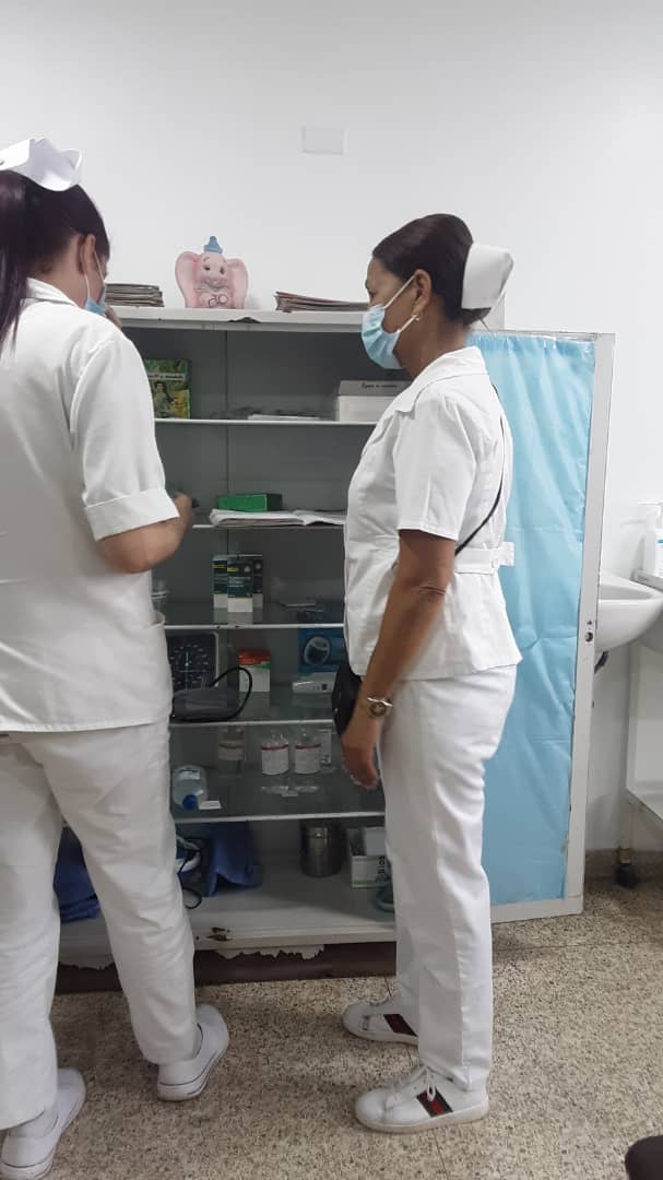 HonorSalud's tweet photo. Fidelista presente en la Colaboración Médica: «Decenas de miles de médicos cubanos han prestado servicios internacionalistas en los lugares más apartados e inhóspitos. #FidelPorSiempre #CubaPorLaVida @cubacooperaven @MINSAPCuba @japortalmiranda
#DistritoEsSalud https://t.co/Iyk13HMmQJ