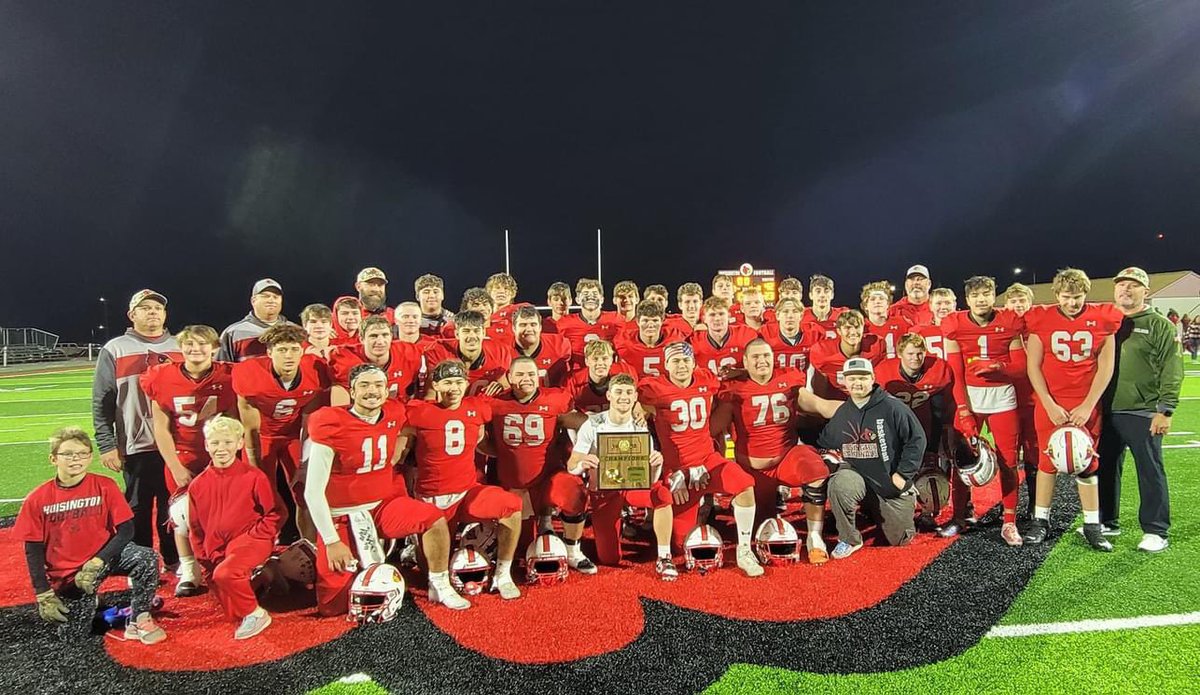 misty_z_99's tweet photo. Today is the BIG day for @HoisHSFootball snow or not!! Now go shock the state boys!! Bring home that state championship title!! 🏆 WE BELIEVE!!  #RBR #GoCards #GOBIGRED 🏈❤️🏈🤍😉🙏🏼  

Everyone please drive safe. 🥶🌨️ https://t.co/uiIpb1Svci
