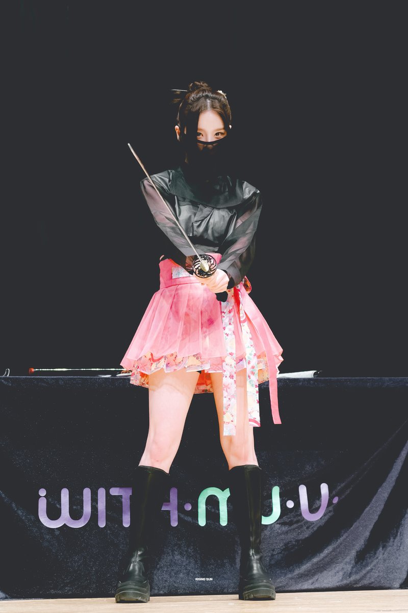 라희진썬 tweet media