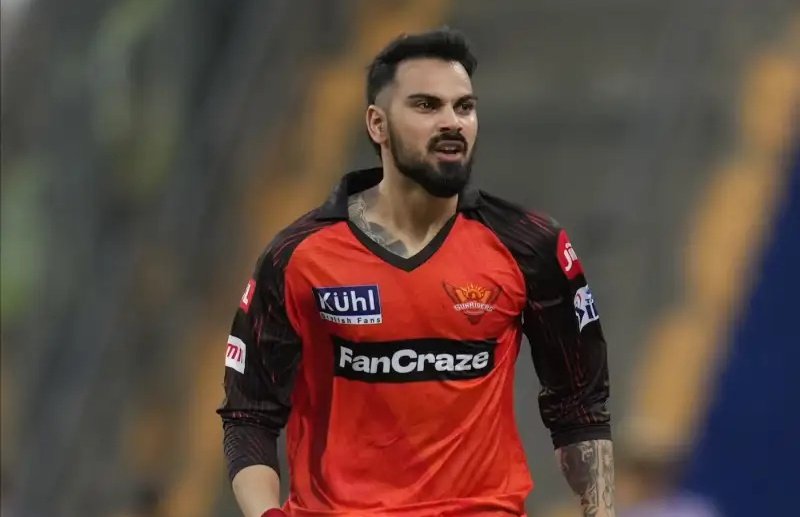 CricyANAND's tweet photo. #IPL2024 #HardikPandya #mumbaiindians #RohitSharma 

RCB has traded Shahbaz Ahmed for Mayank Dagar to SRH😯.

No way.....
Veryyy veryyy bad deal from RCB. https://t.co/XsECscE67Z