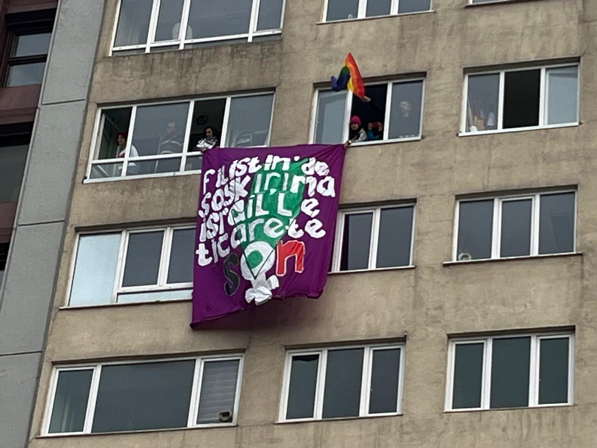 Filistinde soykırıma hayır
 #25KasımdaKadınlarBirArada