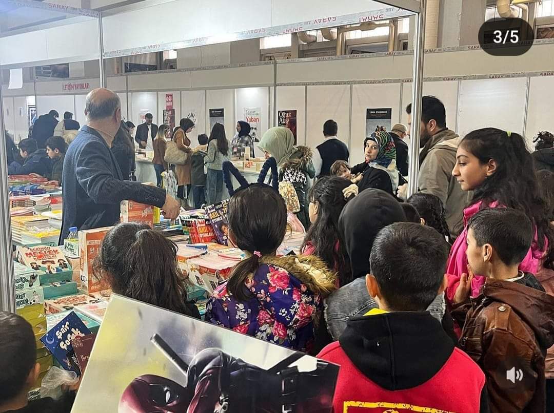 AkifHilvan's tweet photo. Okulumuz öğrencilerinin Şanlıurfa kitap fuarı ziyareti @Hilvan_MEM https://t.co/LhnffYBmeJ