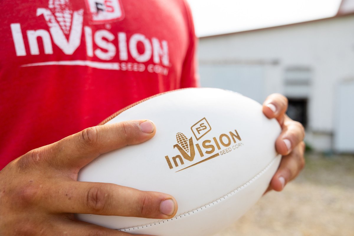 FSCooperatives's tweet photo. Don’t fumble your seed planning for 2024. Let us help you #ChangeTheGame. 

Find your nearest #FS location at https://t.co/Gbfedb7Wmr. #FSInVISION #FSSeed https://t.co/hUsAez3M8v