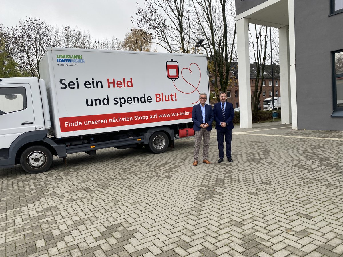 Blutspende_UKAC's tweet photo. 👨‍✈️👩‍✈️Eine bemerkenswert blutige ❤💉🩸 Angelegenheit gab es dieser Tage im Polizeipräsidium an der Trierer Straße: der Blutspendedienst war zu Gast! 84 Spendenden und allen Beteiligten DANKESCHÖN! Es hätte nicht besser laufen können! ☺🙏Wann kommst Du zu uns?
#wirteilenblut https://t.co/ITgoNLO9Im