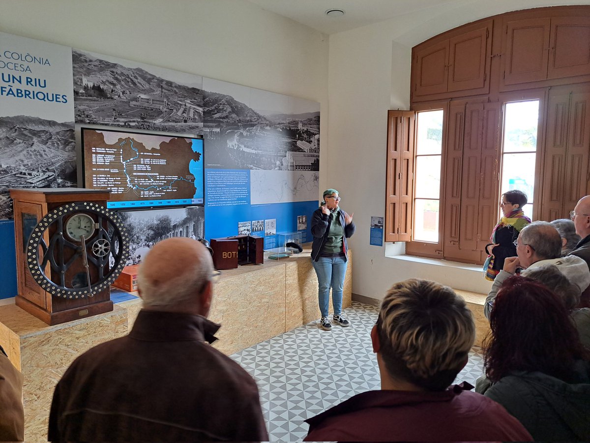 museudelter's tweet photo. Avui dins el projecte d’accessibilitat inversa #SignemMuseus hem fet la visita guiada en Llengua de Signes Catalana amb una intèrpret per a persones oralistes a Borgonyà. El patrimoni més a prop!#Culturainclusiva @DiariDiscapCat @MuseusAccess @DifuSord @FESOCAinfo https://t.co/m0L3q6GRCX