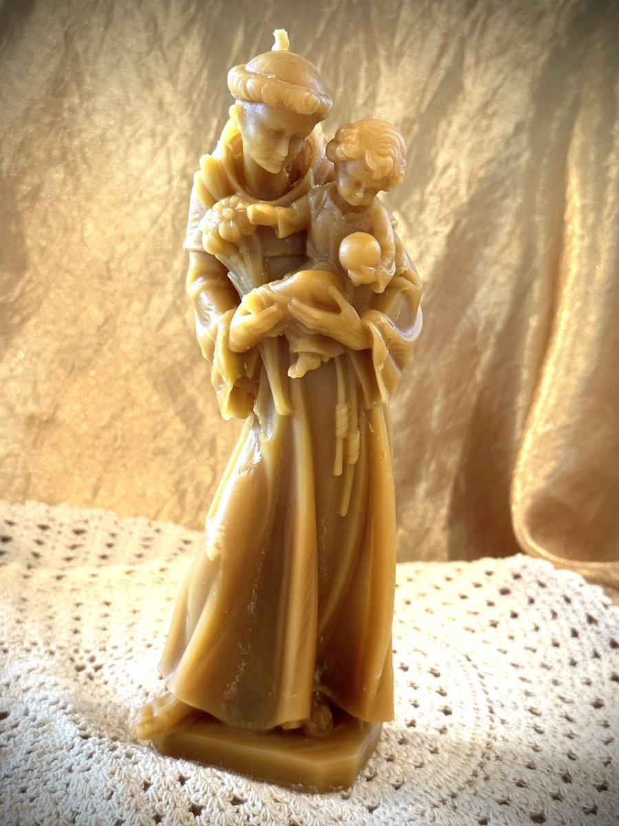 1HolyFaceShop's tweet photo. St. Anthony of Padua

100% hand/poured figurine #beeswaxcandle

#HolyFaceShop on #Etsy ships daily worldwide..

#Advent sale on Advent candles now..

https://t.co/5Ax5aKGSgw

 #CatholicApostolate #HolyFaceShop #StAnthonyofPadua #StAnthony #Catholic @etsy #EtsySmallBusiness https://t.co/mrELXwjM4j
