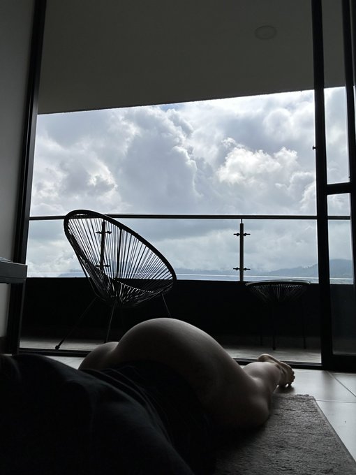 Muy buenos d&iacute;as para todes https://t.co/zcyUSY6plI
