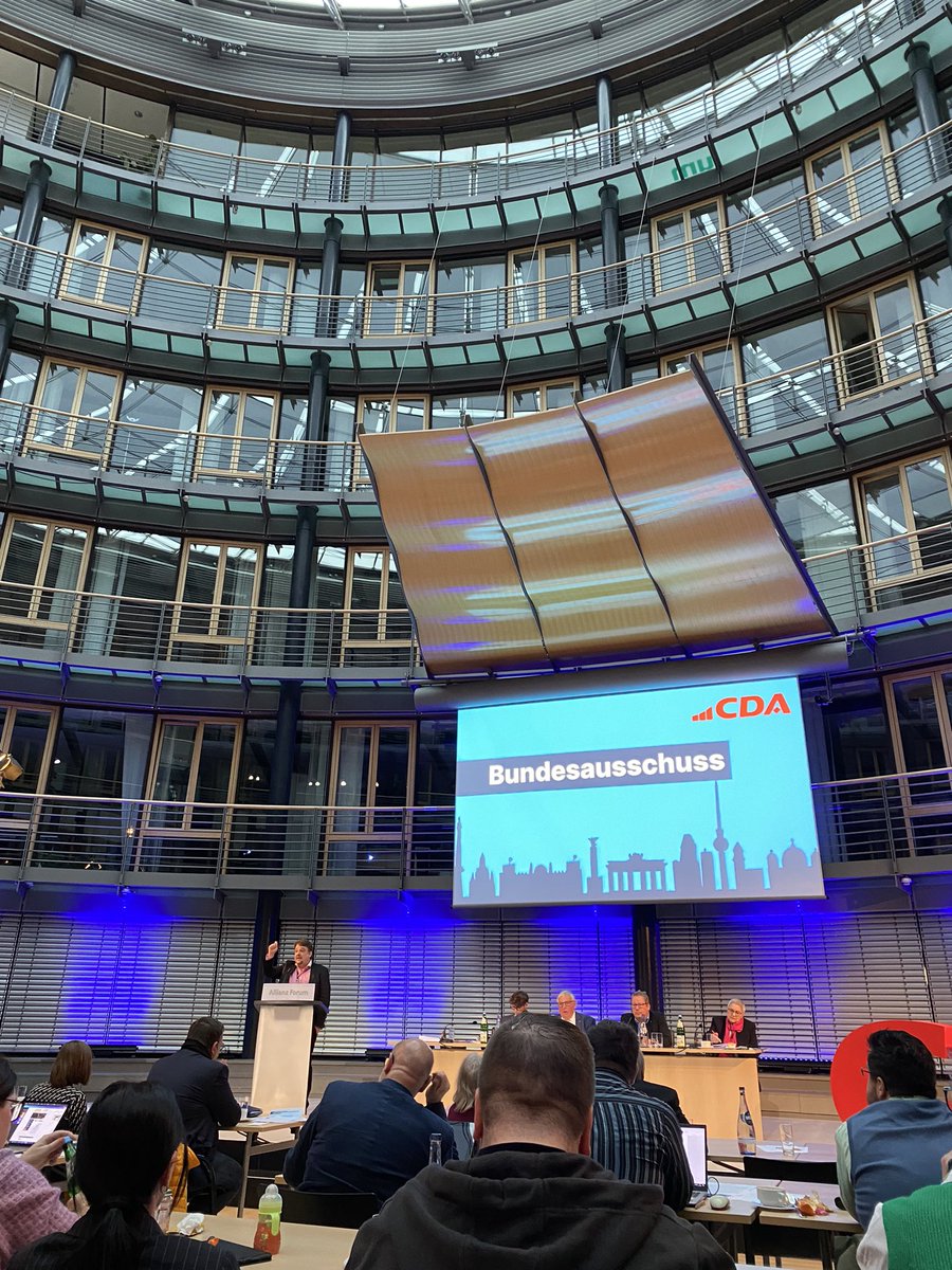 Wir haben <a href="/RadtkeMdEP/">Dennis Radtke</a> heute zum Spitzenkandidaten der <a href="/CDA_Bund/">CDA</a> für die Europawahl gewählt! Mit ihm haben wir einen überzeugten Europäer an der Spitze, der unsere christlich-sozialen Werte in der <a href="/CDU/">CDU Deutschlands</a>, in Deutschland und Europa bewahrt und hochhält. 🇪🇺 Herzlichen Glückwunsch!