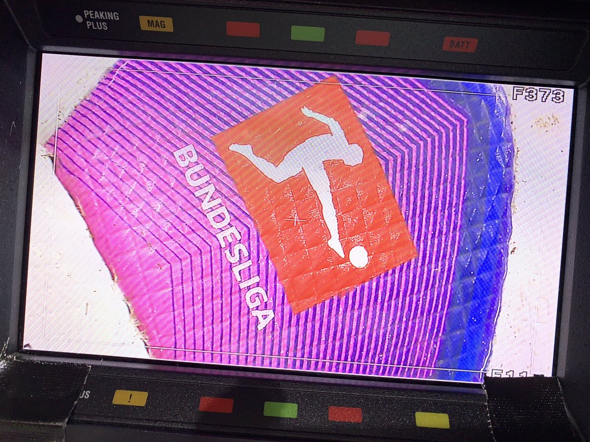 WennerGatta's tweet image. Un saluto agli amici di #UltraSlowMo da Tobias Kreutz di #KreutzTv, posizionato oggi dietro la #superSlowMo al centro del #Schwarzwald-Stadion per @scfreiburg vs @sv98 di @Bundesliga_DE !