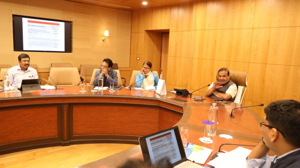 A budget that can fulfill the hopes and aspirations of every citizen. HCM Dr @himantabiswa chaired a meeting with the senior officials of @AssamFinDept in the presence of Minister Smt @AjantaNeog and discussed the preparations regarding the General Budget for 2024-25. HCM…