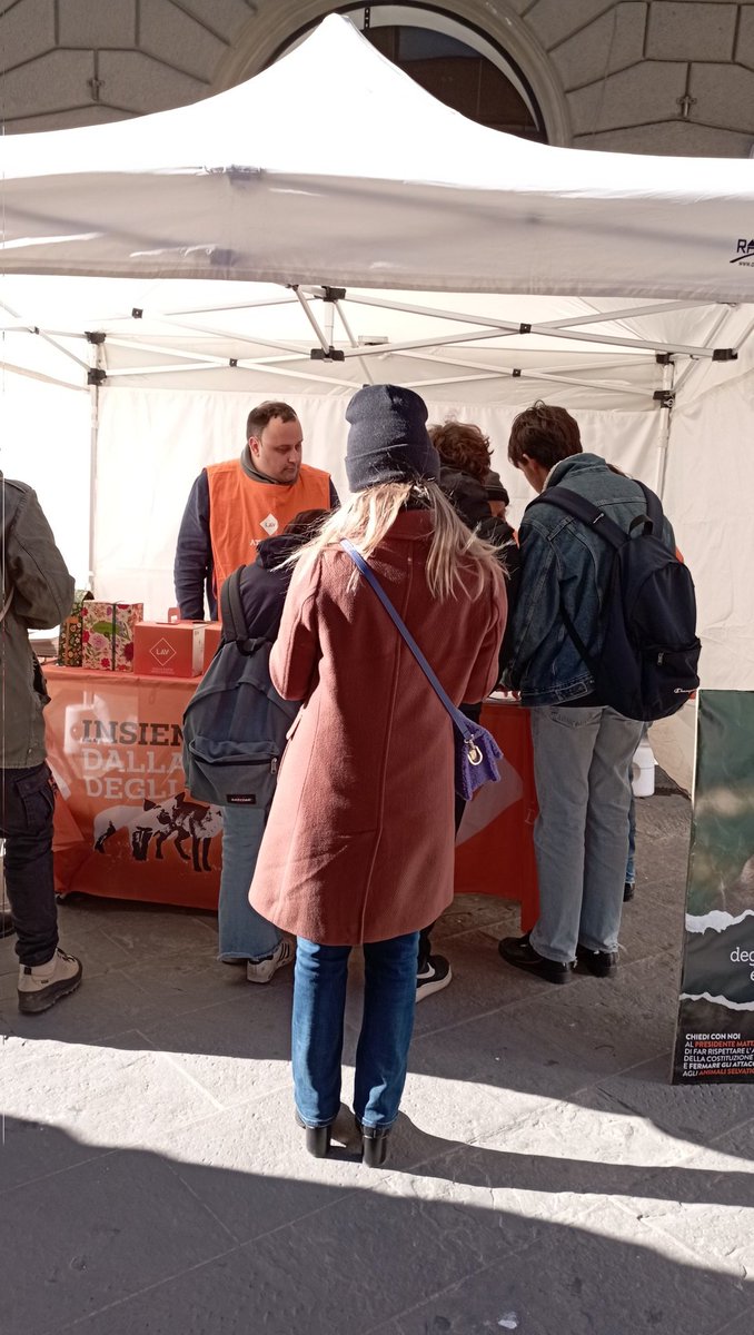 FirenzeLav's tweet photo. In Italia la vita degli animali selvatici è carta straccia.
Chiedi al Presidente Mattarella di fare rispettare l'articolo 9 della Costituzione e fermare la strage. Vieni in via Calimala a scrivere un messaggio per il Presidente.
#animalisottoattacco
@LAVonlus @LAVSediLocali https://t.co/mjz6hrEGPl
