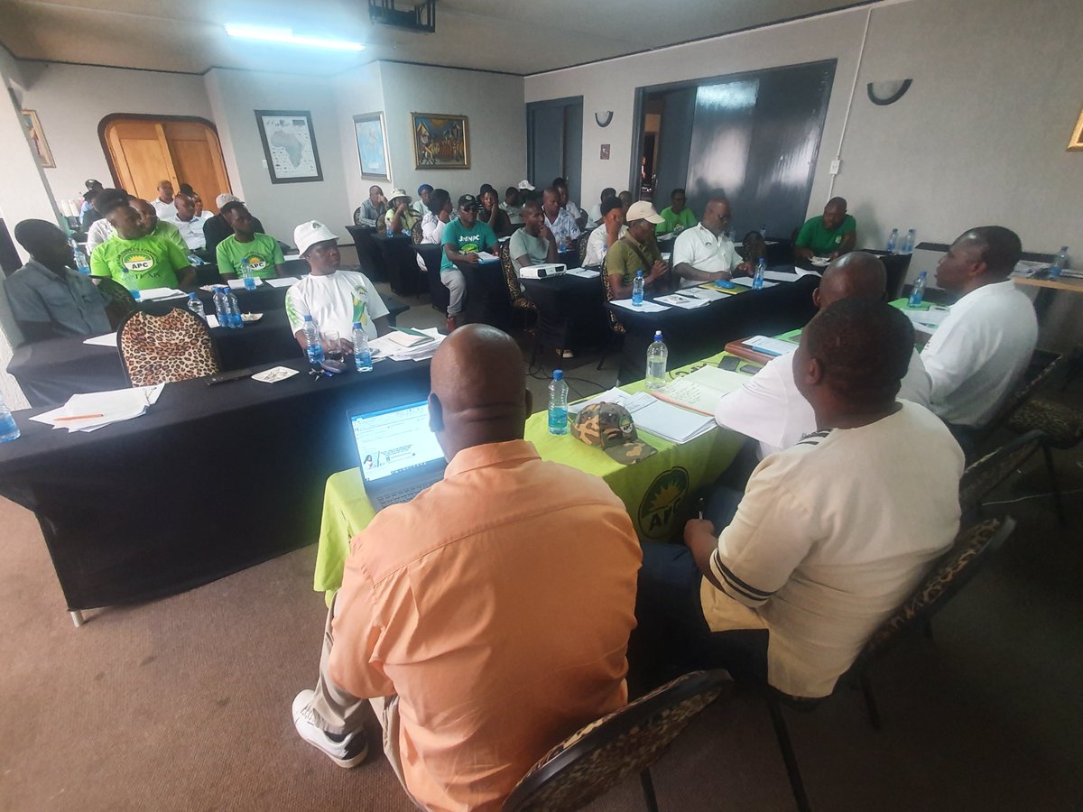 @ThembaGodi_ @HlathiErnest @SydneyMahala1 @mambanepw @plefothe1 @FMbhandze @1KZNtvNews @_mpnews @SABCNews @tikoaxietleli @eNCA @Newzroom405 @bbr

APC CEC MEETING : DAY 1 : ORIBI HOTEL IN JOHANNESBURG 

*Aluta continua 
*Izwe-Lethu Ma-Afrika 
*Africa for Africans