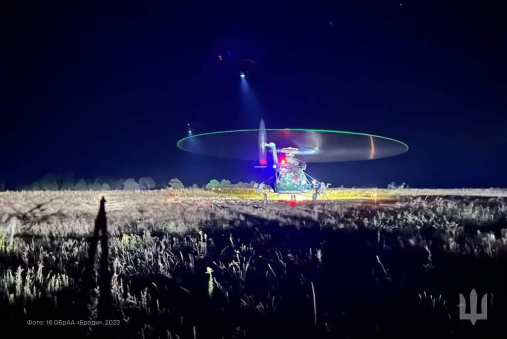 DefenceU's tweet photo. «I often think that the night is more alive and more richly colored than the day.»
Vincent Van Gogh

📷: 16th Army Aviation Brigade https://t.co/SVH6ckhHkJ
