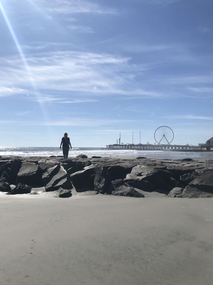 Atlantic city and sunrises 🤩. The boardwalk and beaches were very nice. Some spots downtown are a little sketchy but that never stopped us haha. We ended up finding a free dock for water fill up as well. #sail #sailing #sunrise #adventure