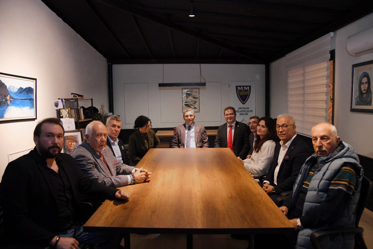 Ankara Üniversitesi Siyasal Bilgiler Fakültesi mezunları tarafından kurulan Mülkiyeliler Birliğinin Antalya Şubesi açılışı gerçekleştirildi.