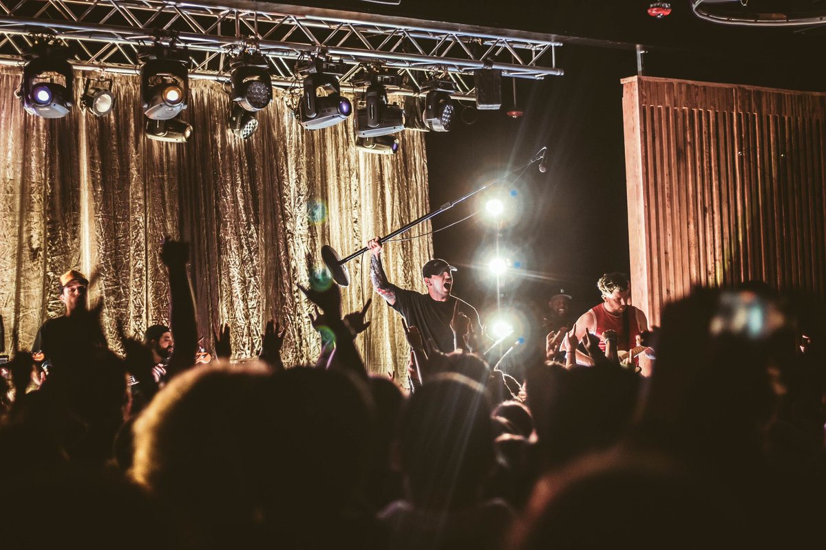 ¯\_(ツ)_/¯ tweet media