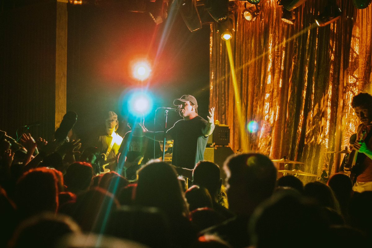 ¯\_(ツ)_/¯ tweet media